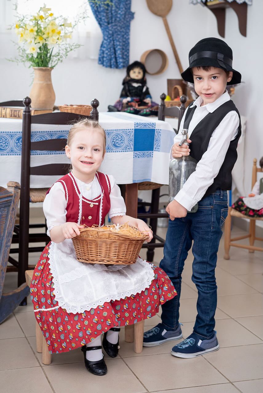 Tracht Tag 2025 im Kindergarten Kosart/Egyházaskozár - Zugeschickt von: Mónika Stein