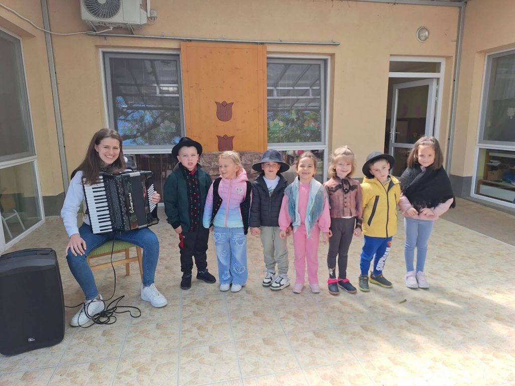 TrachtTag im Rókus-Kindergarten in Mohatsch/Mohács - Zugeschickt von: Barbara Csikós-Bíró