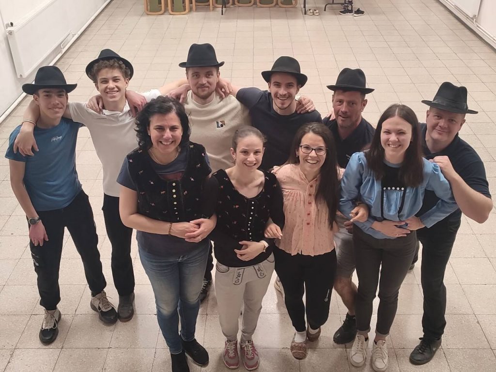 TrachtTag mit Mitgliedern der Deutschen Nationalitätentanzgruppe Schemling/Vértessomló